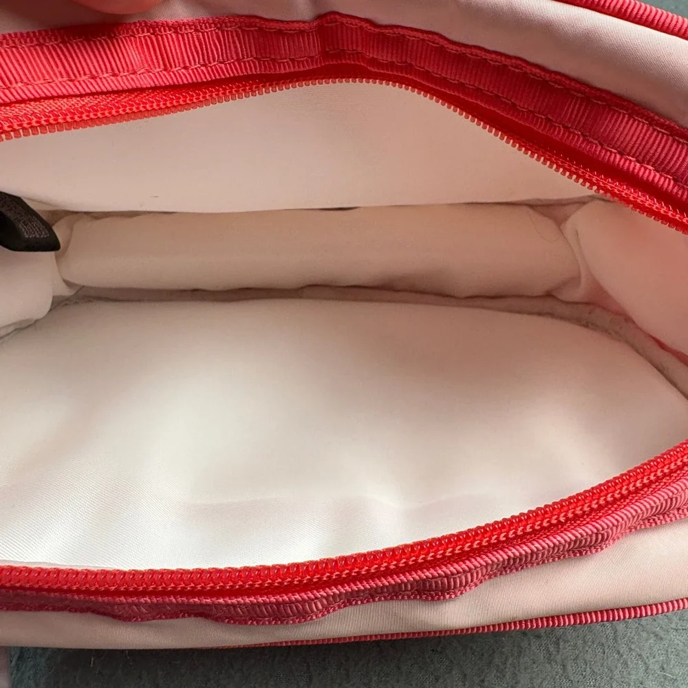 Pink Victoria's Secret Cosmetic Bag Mesh Pouch Wristlet Travel Case Pink NEW
